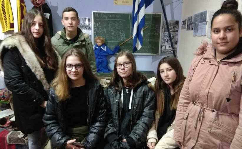 Το Γυμνάσιο Οξύνειας επισκέφθηκε στο Λαογραφικό Μουσείο Αγιόφυλλου