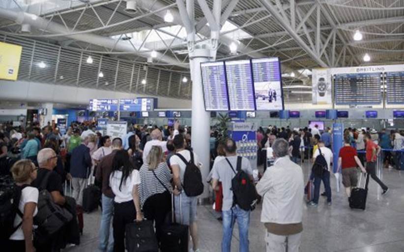 Κοροναϊός: Διακόπτει τις αεροπορικές συνδέσεις με τη Βόρεια Ιταλία η Ελλάδα