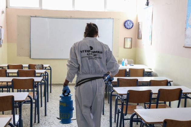 Κορονοϊός: Εν αναμονή αποφάσεων για το κλείσιμο σχολείων