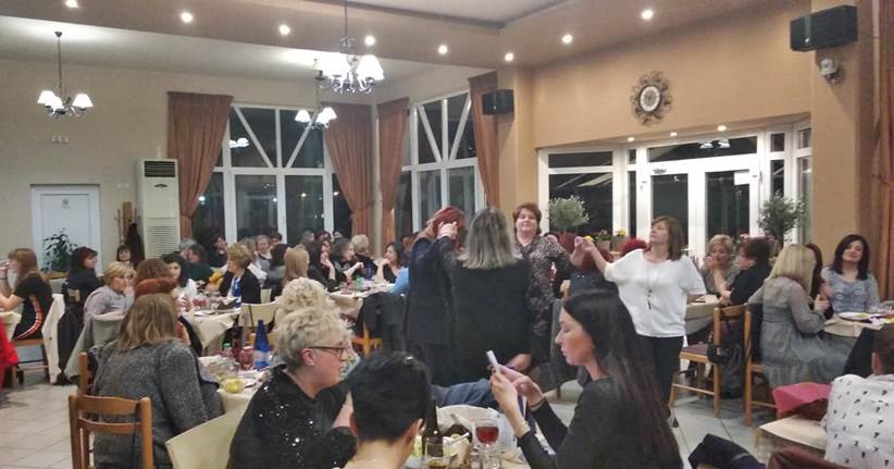 Οι γυναίκες διασκέδασαν την ημέρας τους, στην Ταβέρνα του Black