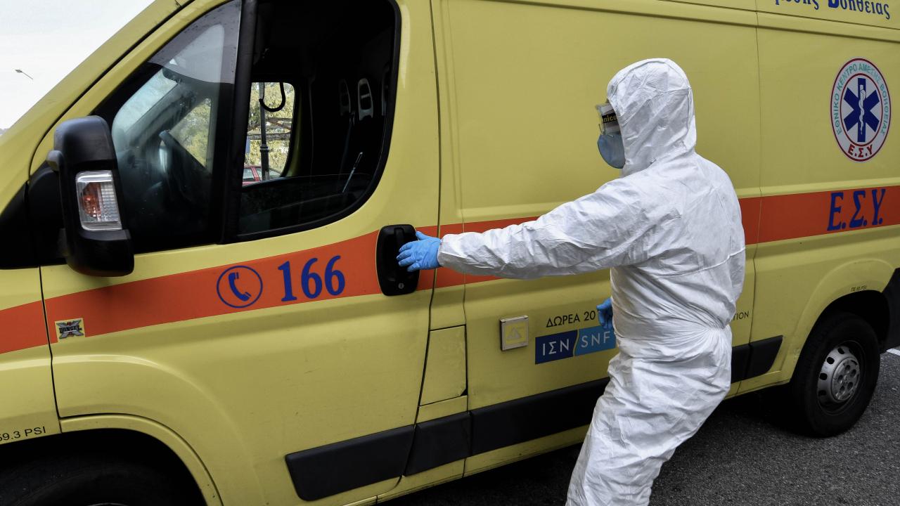 Ψηνόταν στον πυρετό και τον έδιωχναν από το νοσοκομείο