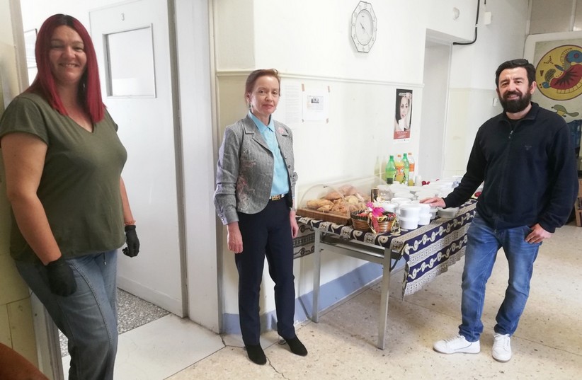 Πάσχα διανομή φαγητό κατ΄ οίκον
