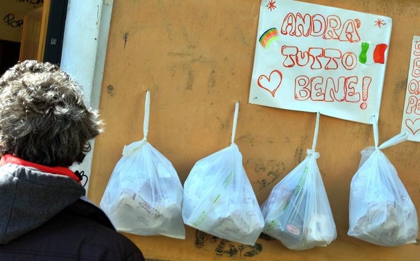Ιταλία: Η ανεργία και η φτώχεια στον Νότο έκαναν τα μπαλκόνια να σιωπήσουν