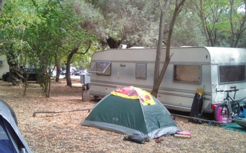 Ολικές ακυρώσεις στα κάμπινγκ 12μηνης λειτουργίας – Έλληνες και Βαλκάνιοι θα σώσουν τη σεζόν στα εποχικά