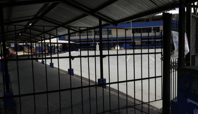 Άρση περιοριστικών μέτρων: Κρίσιμα τα επόμενα δύο 24ωρα για τα σχολεία