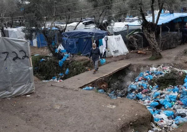 Χιλιάδες γιατροί από όλη την Ευρώπη ζητούν την εκκένωση της Μόριας