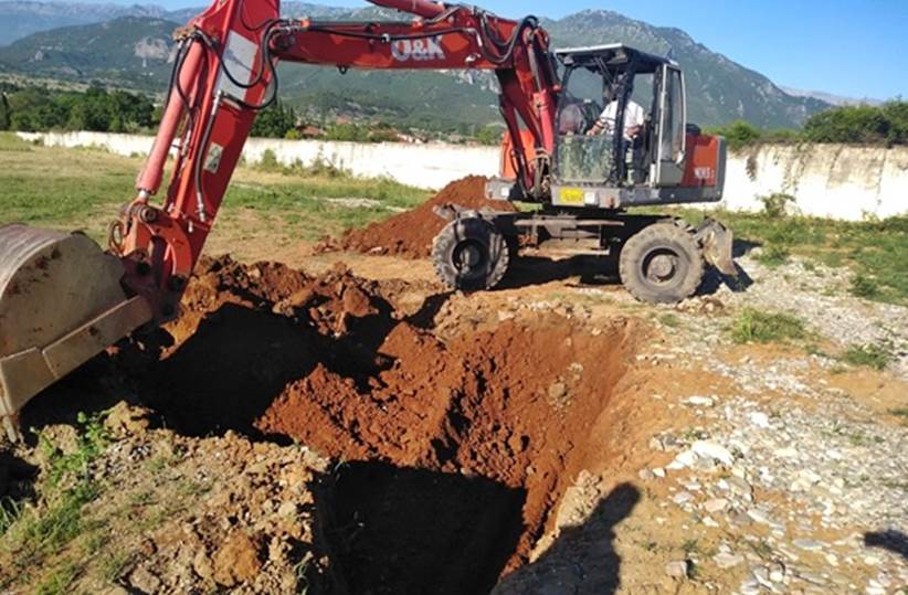 Εργασίες στο κοιμητήριο Καλαμπάκας