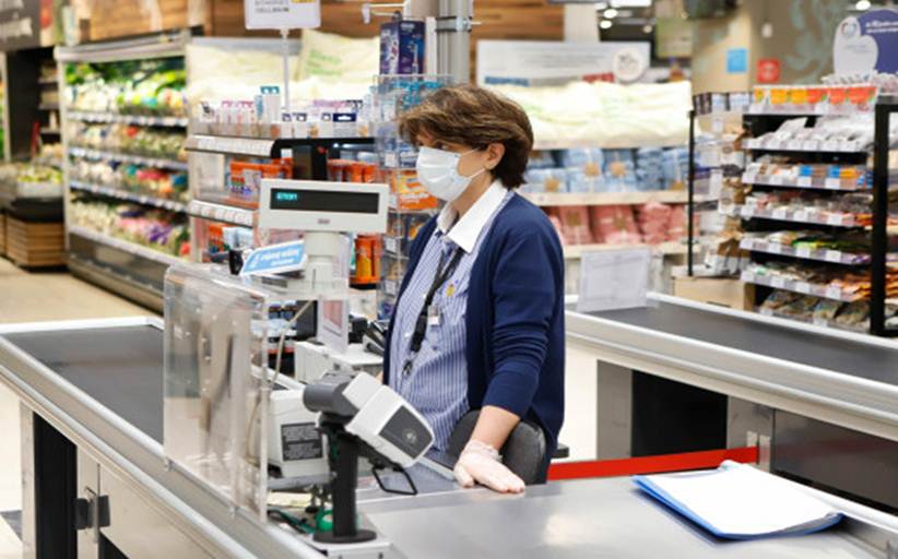 Πέτσας: Δεν θα είναι υποχρεωτικές οι μάσκες για τους πελάτες των σούπερ μάρκετ