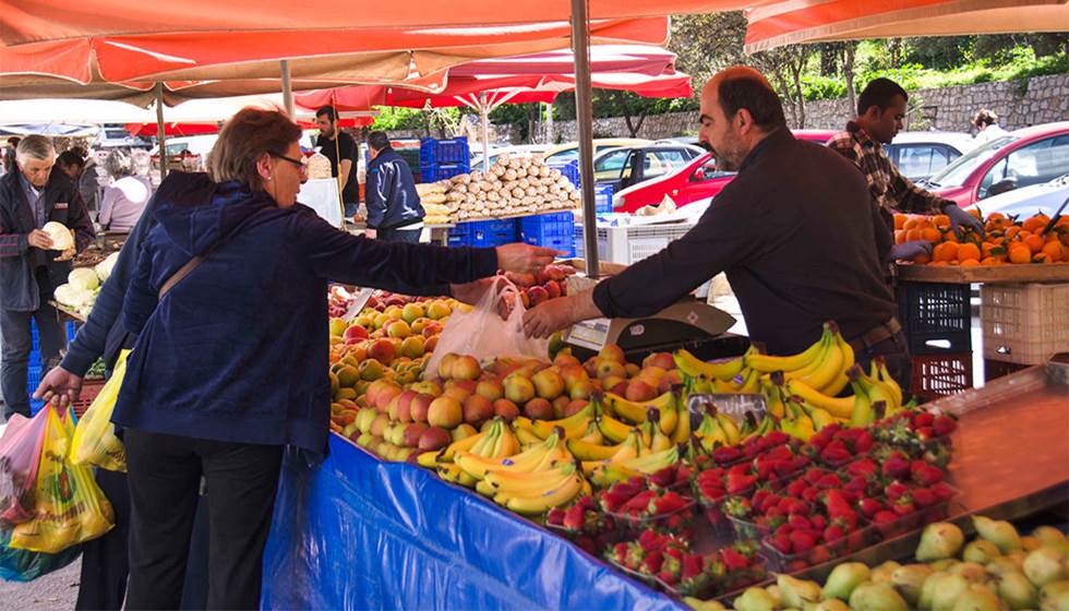 Πίνακες συμμετοχής πωλητών στην Λαϊκή Αγορά της Καλαμπάκας στις 8/5/2020