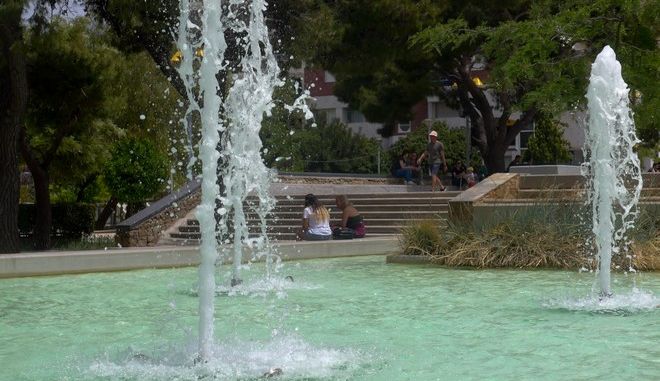 Καιρός: Καύσωνας μέχρι τη Δευτέρα