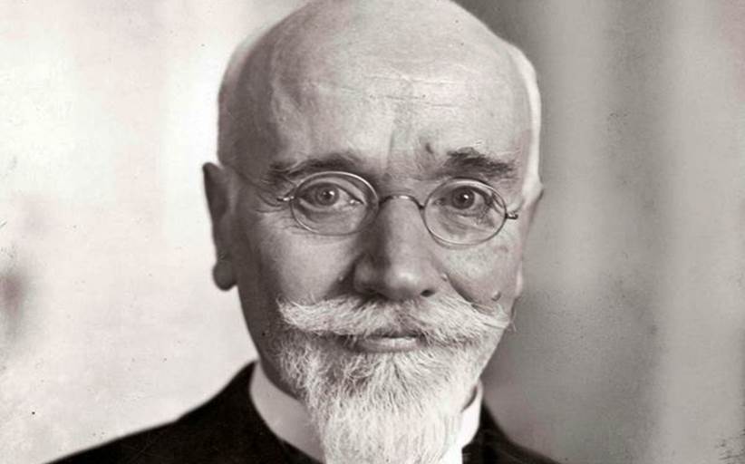 Οκτώ Ελληνες που αφορίστηκαν (κυριολεκτικά)