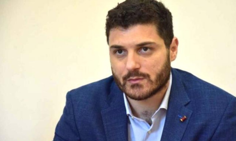 Δ. Τεμπονέρας προς Κ. Μητσοτάκη: Εμείς δεν σκυλεύουμε νεκρούς, τους τιμάμε με αγώνες
