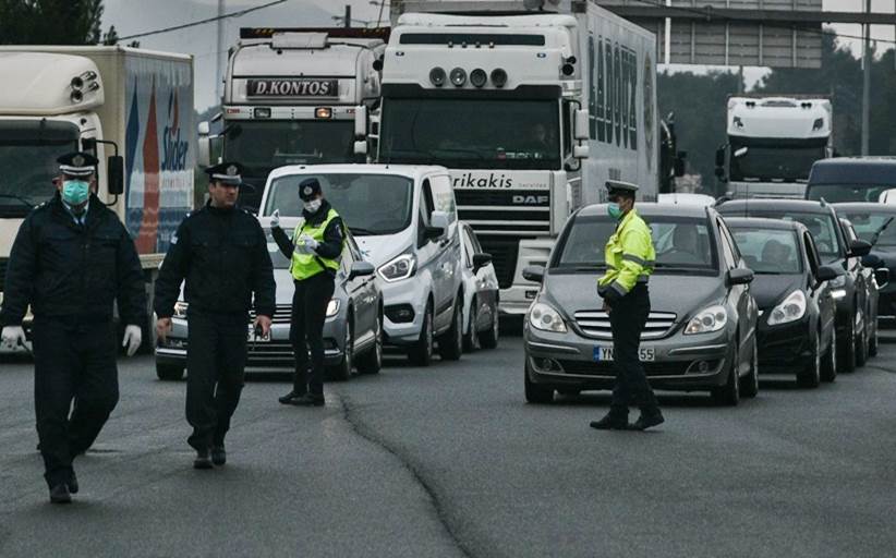 Διόδια Αφιδνών: Ουρές από οχήματα που εγκαταλείπουν την Αθήνα