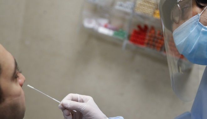 Κορονοϊός: Τι δείχνουν τα πρώτα επιδημιολογικά τεστ σε άτομα χωρίς συμπτώματα