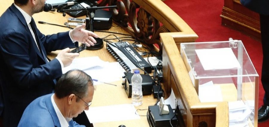 Σκηνές απείρου κάλλους στη Βουλή