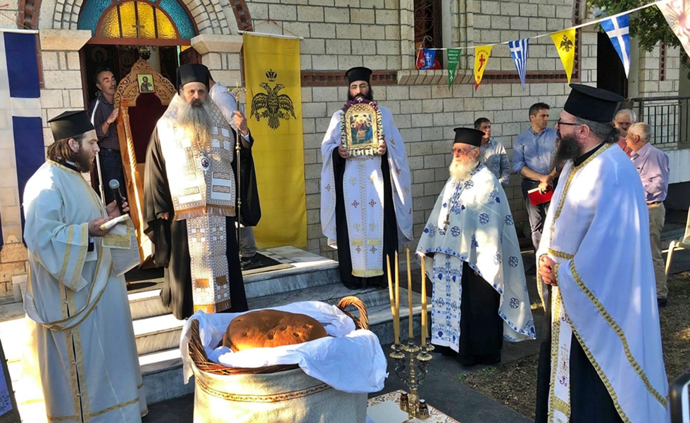 Πανηγυρικός ο εσπερινός στο παρεκκλήσι της Αγίας Τριάδος Καλαμπάκας παρουσία του Σεβασμιότατου Μητροπολίτη κ.κ. Θεοκλήτου