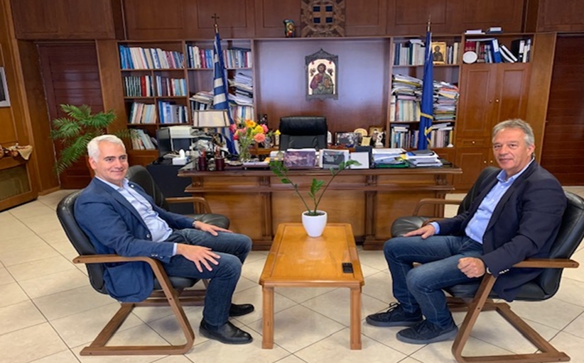 Στο «ΠΑΡΑΣΚΗΝΙΟ» η συνάντηση Μιχαλάκη Λιάπη