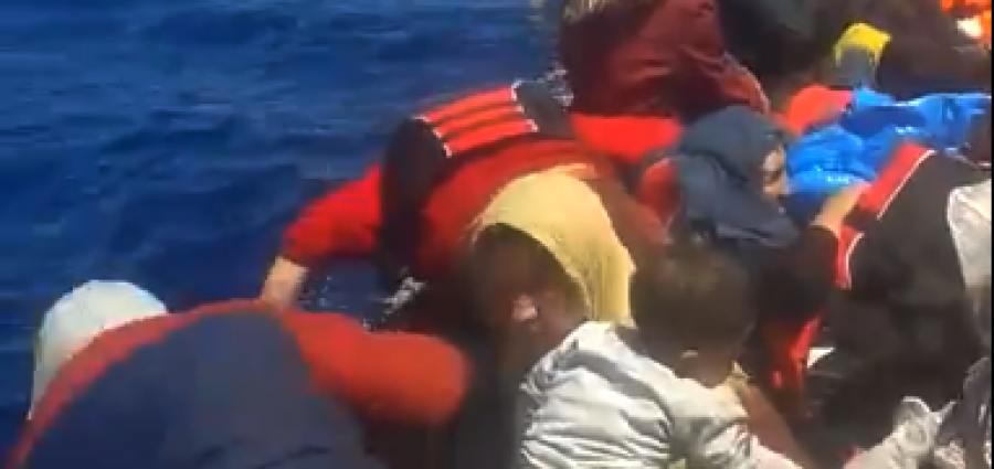 Το λιμενικό επί 18 ώρες άφηνε αβοήθητους προσφυγές βόρεια της Λέσβου