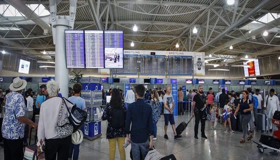 Αεροδρόμια: Φτάνουν οι πρώτες τουριστικές πτήσεις - Τα μέτρα και οι νέοι κανόνες