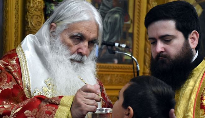 Ιερά Σύνοδος: Αδιαπραγμάτευτη η Θεία Κοινωνία - Καταδικάζουμε τη Γιόγκα