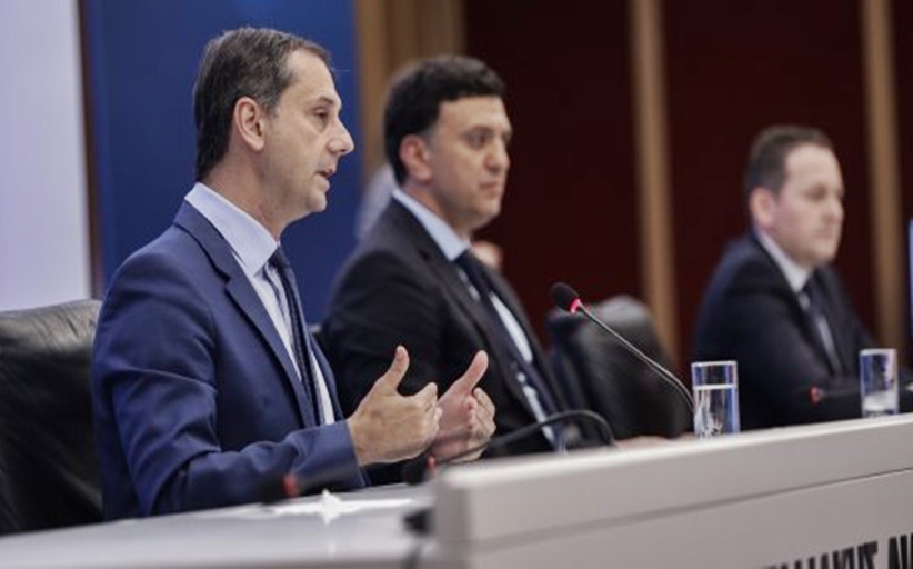 Το σχέδιο της κυβέρνησης για να λειτουργήσει ο τουρισμός