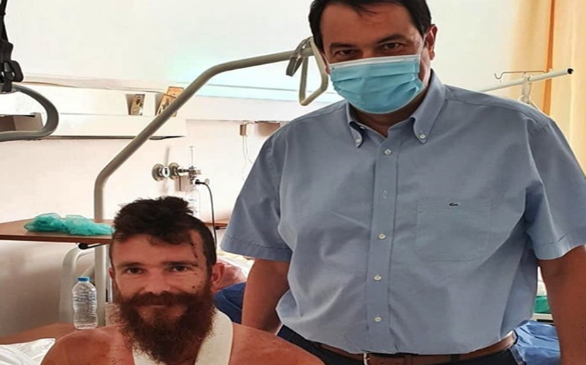 Στο ethnos.gr ο 25χρονος που τα έβαλε με αρκούδα: Θα με έτρωγε, με έσωσαν τα σκυλιά μου
