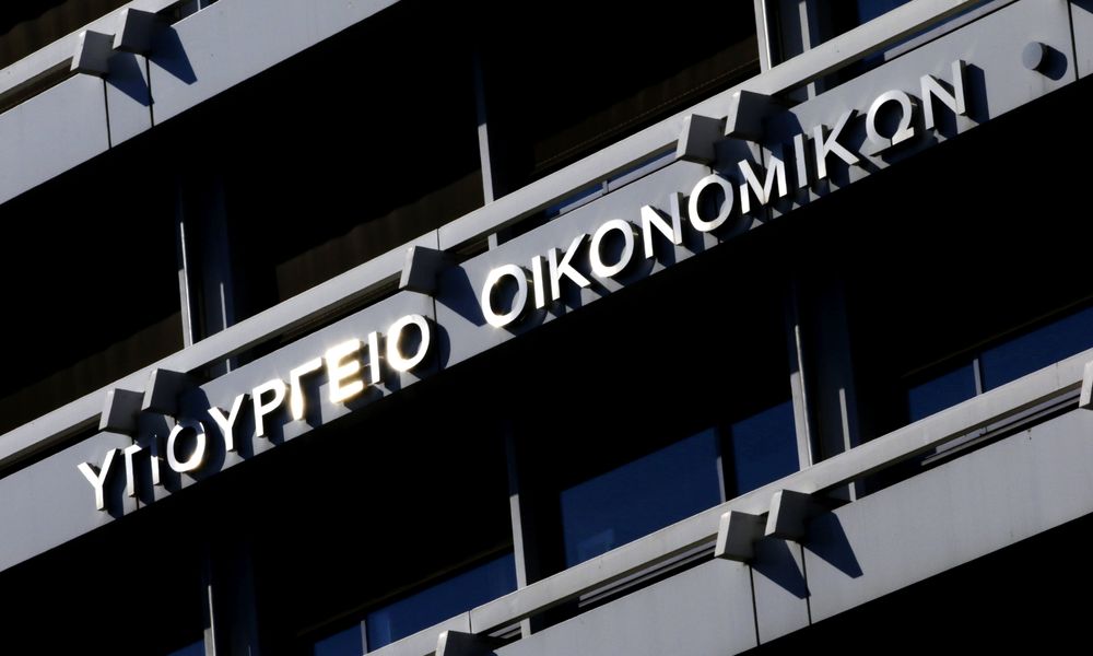 Η τρύπα στα δημόσια έσοδα για τον Ιούλιο πανικοβάλει το υπουργείο Οικονομικών