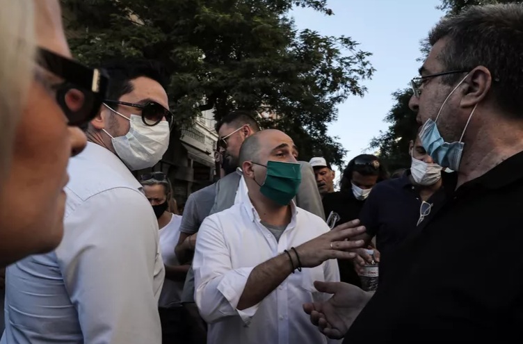Μπογδάνος και Κασιδιάρης στη συγκέντρωση ενάντια στους πρόσφυγες στην Πλατεία Βικτωρίας