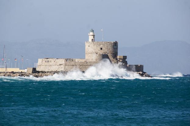 Καιρός: Ισχυροί άνεμοι στο Αιγαίο - Πού θα χτυπήσει «κόκκινο»ο υδράργυρος