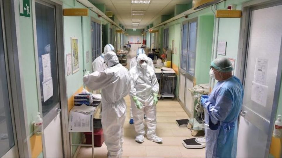 Επανέρχονται τα μέτρα σε πολλές χώρες, καθώς οι νεκροί από την πανδημία ξεπέρασαν τις 650.000