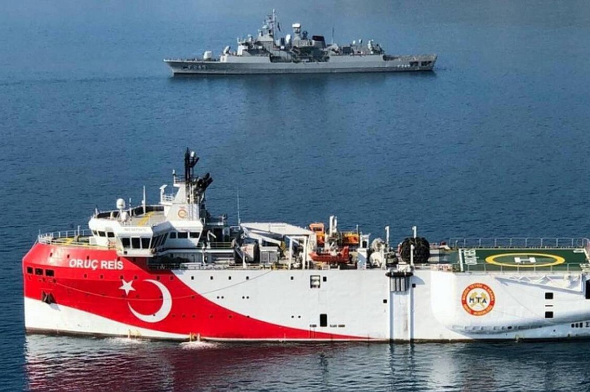 Σε επιφυλακή οι στόλοι για τρίτη ημέρα στο Αιγαίο - Διπλωματικός μαραθώνιος της Αθήνας
