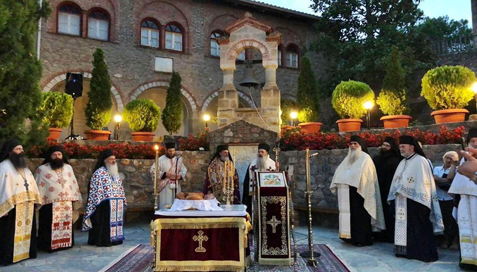 Με θρησκευτική κατάνυξη τελέστηκε ο Πανηγυρικός Εσπερινός στην Ιερά Μονή Μεταμορφώσεως του Σωτήρος