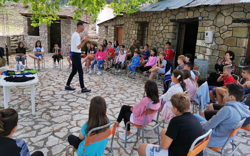 Θεατρικό παιχνίδι, δημιουργική γραφή και αφήγηση παιδικής λογοτεχνίας για τα παιδιά στο όμορφο χωριό της Καλλιρρόης