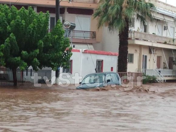 Εφιαλτική νύχτα για την Εύβοια: Δύο νεκροί στα Πολιτικά από τις πλημμύρες