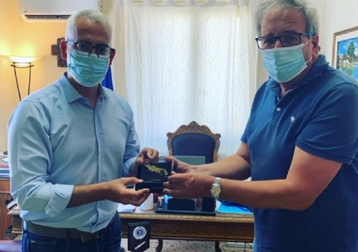 Στις ακριτικές Οινούσσες ο Πρόεδρος του ΚΕΘΕΑ, Χρίστος Λιάπης