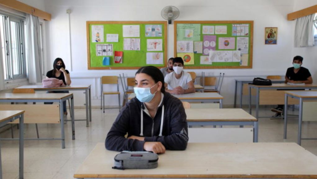 Την Τρίτη οι ανακοινώσεις για τα σχολεία