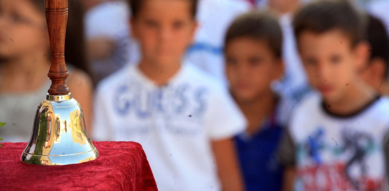 Αρνητές της μάσκας στις τάξεις - Τι απαντά το υπουργείο Παιδείας
