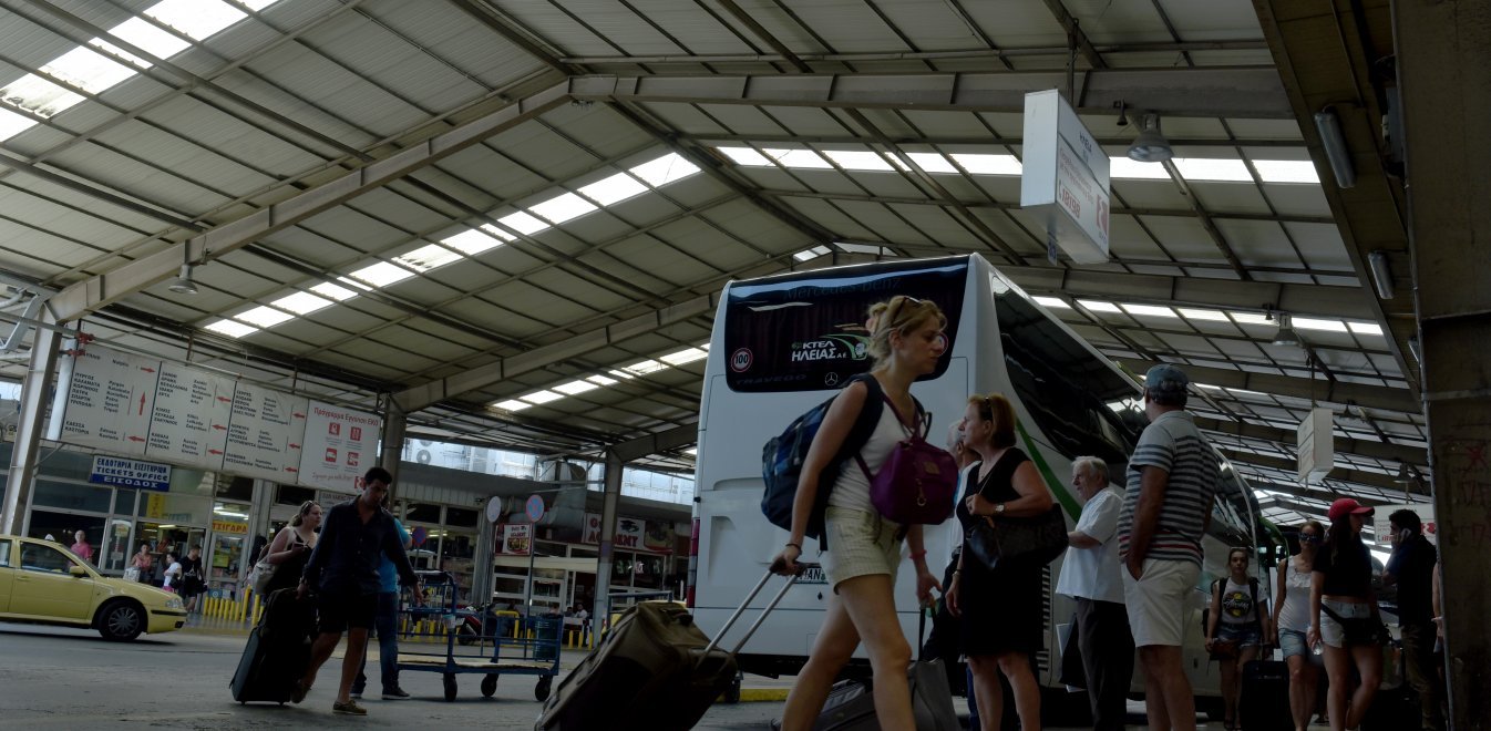 ΚΤΕΛ: Τι απαντά το υπουργείο Μεταφορών για τις δωρεάν μετακινήσεις των παιδιών
