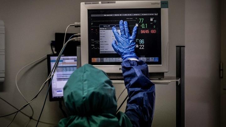 Καμπανάκι ΠΟΕΔΗΝ: Γεμίζουν με περιστατικά κορωνoϊού τα νοσοκομεία αναφοράς