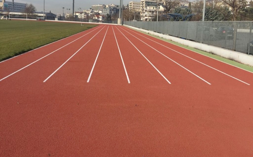 Νέα δάπεδα και χλοοτάπητας σε γήπεδα μπάσκετ και ποδοσφαίρου στην Π.Ε. Τρικάλων από την Περιφέρεια Θεσσαλίας