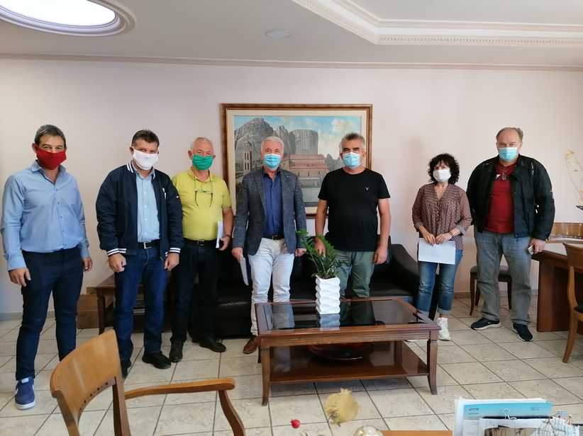 Υπογράφηκε η σύμβαση έργου για την κατασκευή ταρτάν στο δημοτικό στάδιο Καλαμπάκας