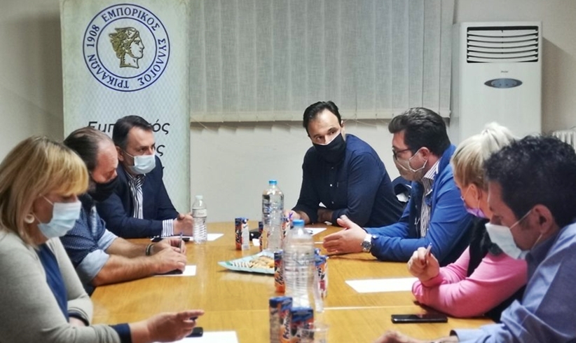 Δράσεις και έργα του Δ. Τρικκαίων συζητήθηκαν με τον Εμπορικό Σύλλογο Τρικάλων