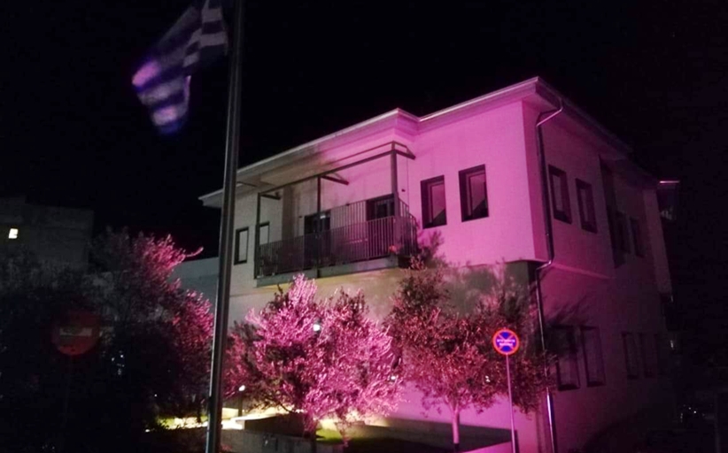 Με «Ροζ» χρώμα η Βιβλιοθήκη Καλαμπάκας στο πλαίσιο της εκστρατείας κατά του καρκίνου του μαστού