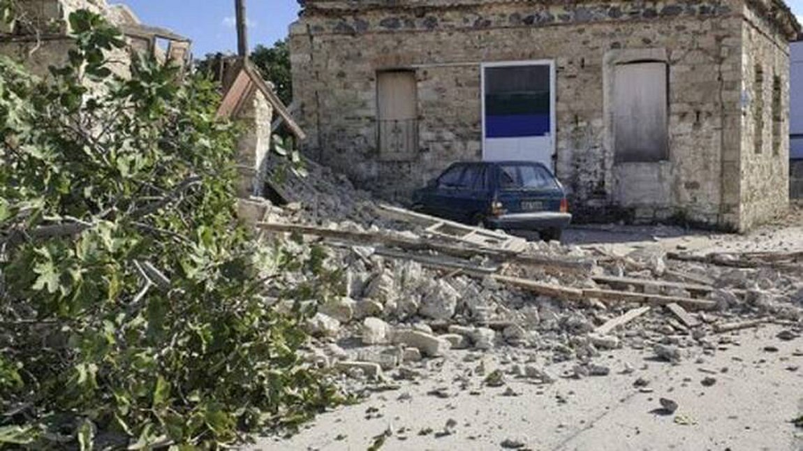 Νεκροί δύο μαθητές, 15 και 17 ετών - Τους καταπλάκωσε τοίχος