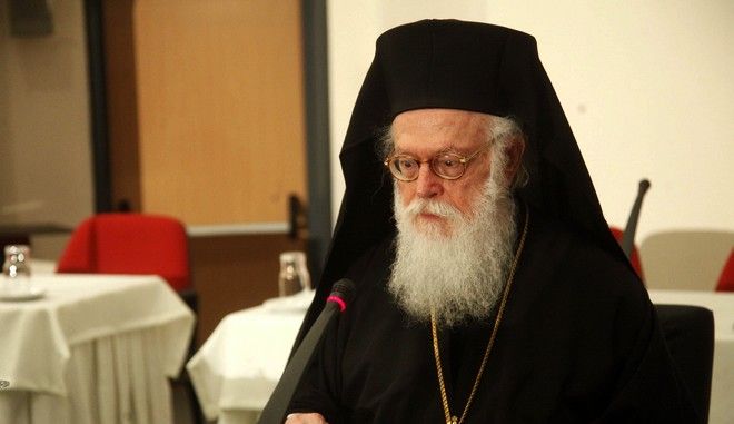 Θετικός στον κορονοϊό ο Αρχιεπίσκοπος Αλβανίας Αναστάσιος - Μεταφέρεται στην Αθήνα