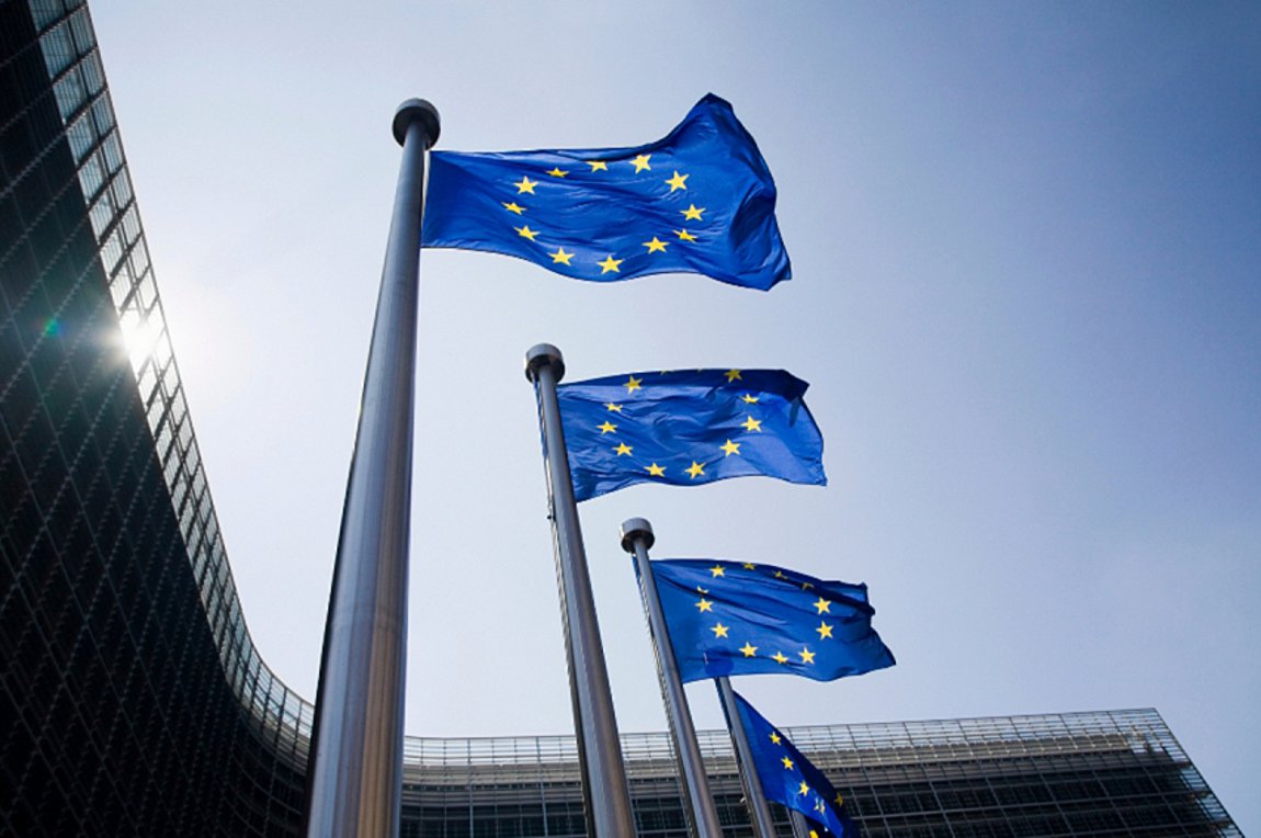 Την Τετάρτη η υπογραφή της Σύμβασης Κομισιόν - Pfizer για 300 εκ. δόσεις του εμβολίου