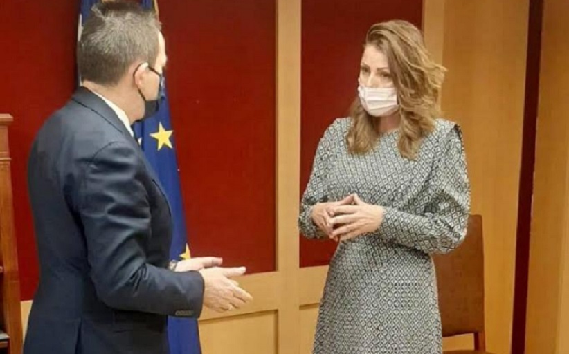 Συνάντησή της με τον Υφυπουργό στον Πρωθυπουργό & Κυβερνητικό Εκπρόσωπο κ. Στέλιο Πέτσα.