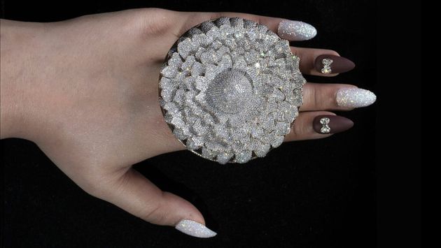 Το δαχτυλίδι με τα αμέτρητα διαμάντια μπήκε στα Ρεκόρ Γκίνες