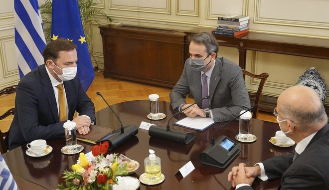 ΣΥΡΙΖΑ για Συμφωνία Πρεσπών: Ο κ. Μητσοτάκης ολοκλήρωσε την στροφή 180 μοιρών!