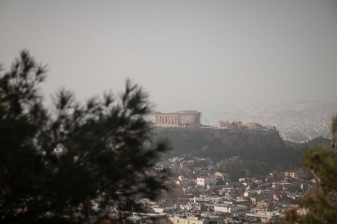 Χειμώνας στη μισή χώρα, σκόνη και ζέστη στην υπόλοιπη